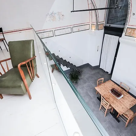Ancient Trastevere Vespa Loft شقة