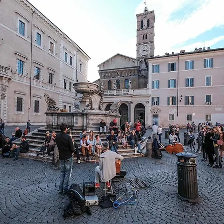 Ancient Trastevere Vespa Loft * روما