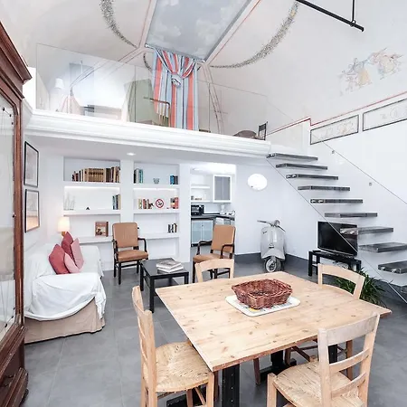 Ancient Trastevere Vespa Loft