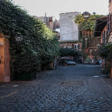 Ancient Trastevere Vespa Loft