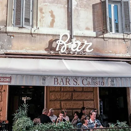 Ancient Trastevere Vespa Loft *